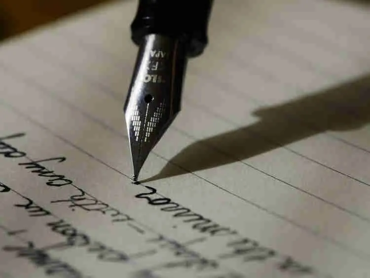 Screenwriter vs Scriptwriter: What’s The Difference?